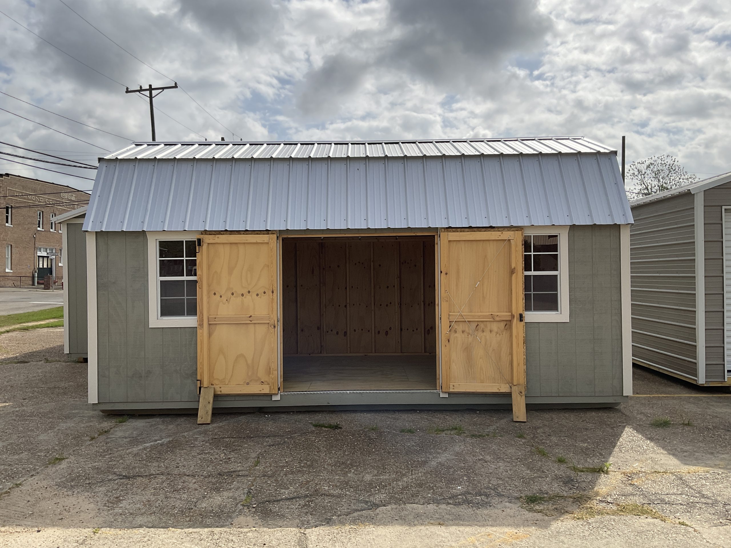 Front view of 10x20 side lofted barn in Hammond Louisiana