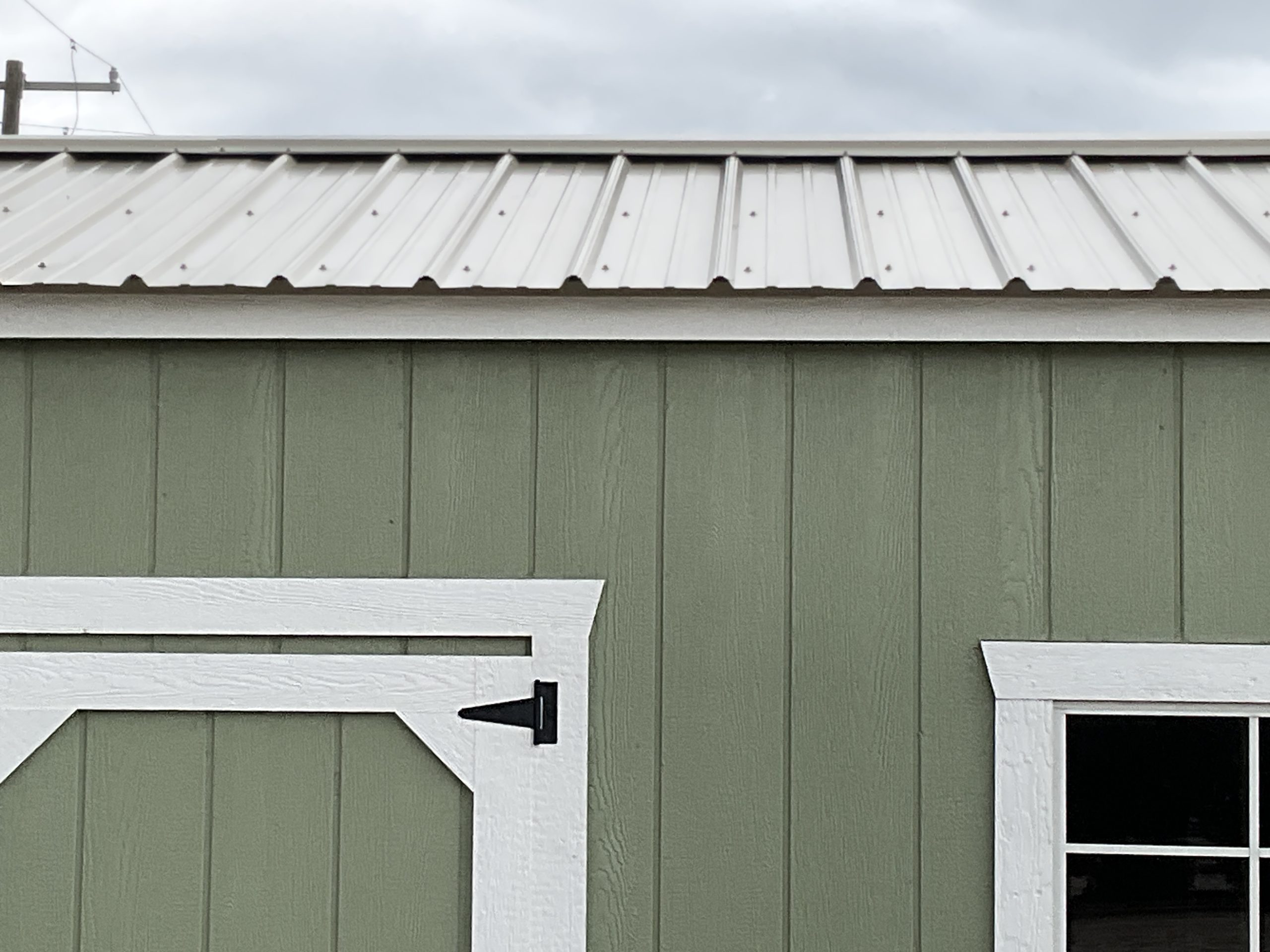 Full-Length Ridge Cap Vent on Metal Roof Storage Building