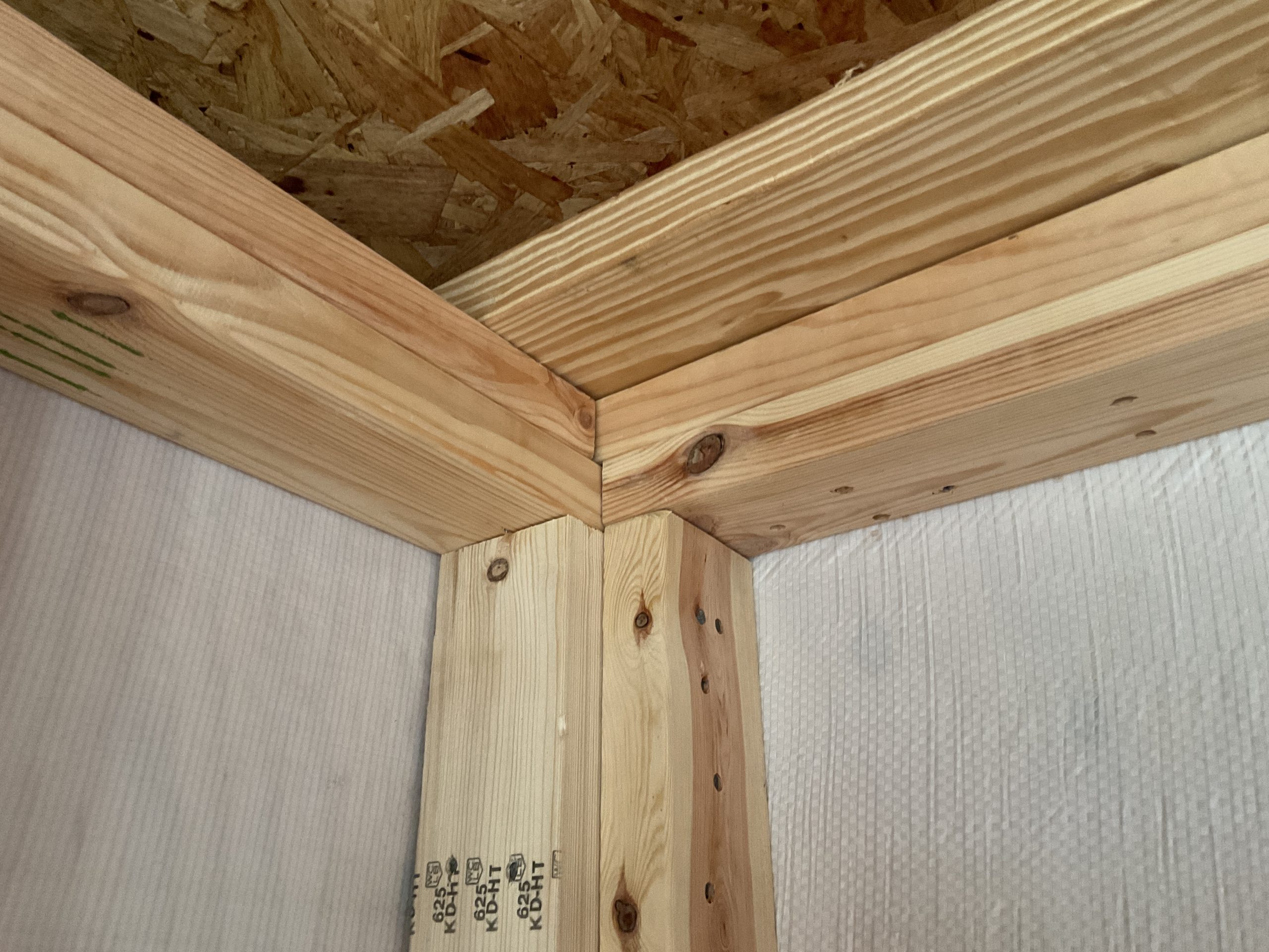 House style corners and structural framing details